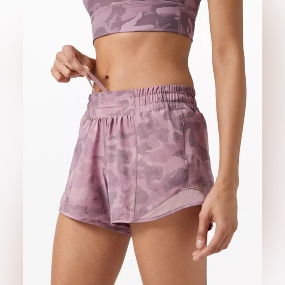 LULULEMON HOTTY HOT SHORT 4" *LINED INCOGNITO CAMO PINK TAUPE SIZE 4 TALL NWT - Picture 4 of 15